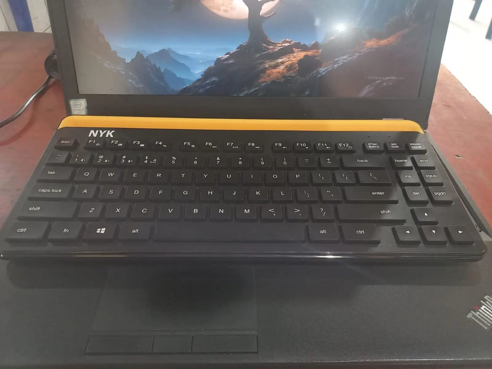 keyboard nyk k30 di atas laptop thinkpad p50