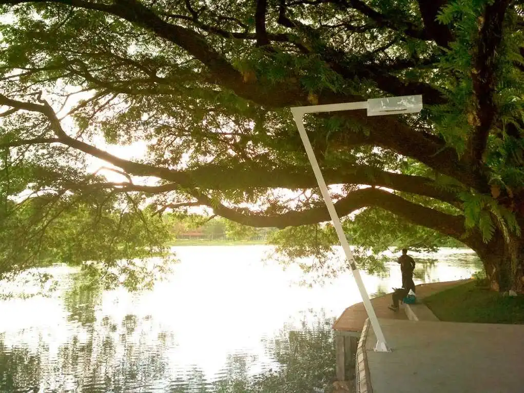 memancing-di-danau-unhas