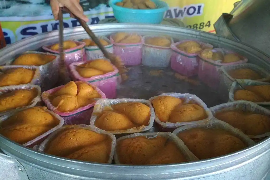 penjual-apang-bugis-panas-makassar