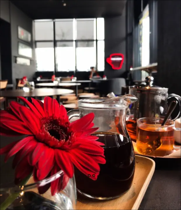 tanamera cafe makassar