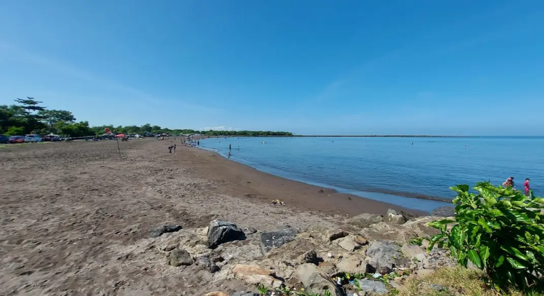 pantai indah bosowa makassar